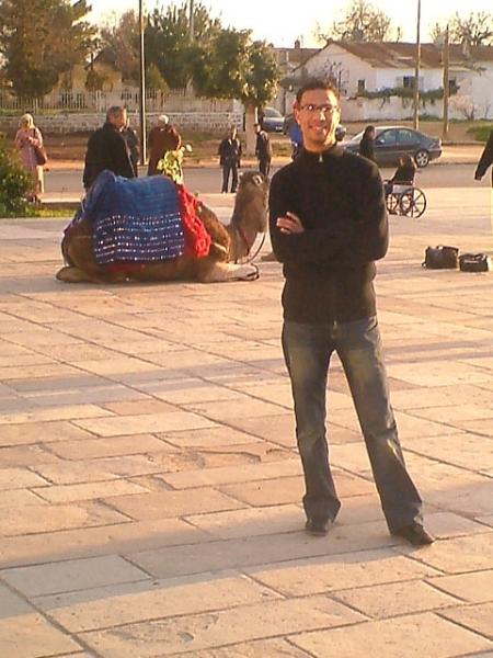 u see that camel behind me