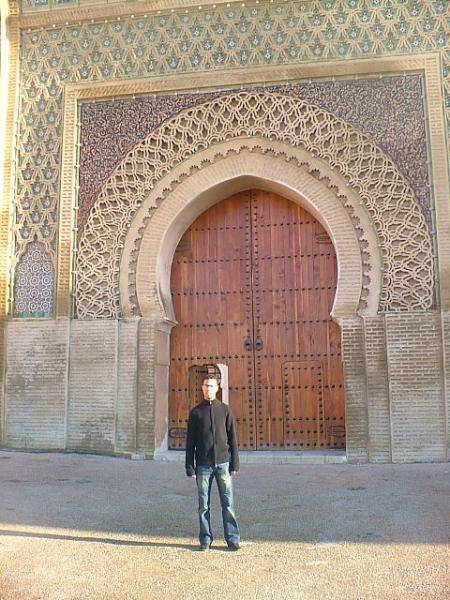 the huge door of the palis